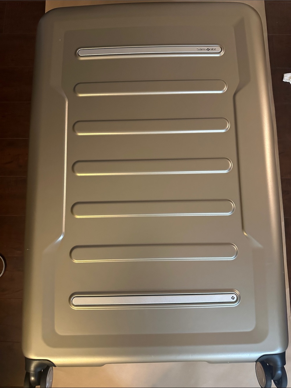 Samsonite Metallic Champagne Hard-Shell Spinner Luggage 30 inches